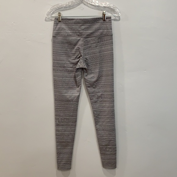 Athleta High Rise Jacquard Chaturanga Tight Leggings In Light Grey - Picture 2 of 6